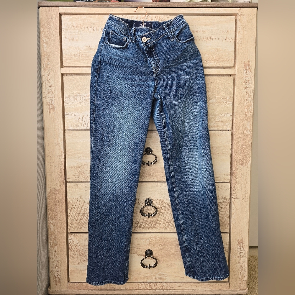 Hollister Ultra High-Rise Crossover Dad Jeans